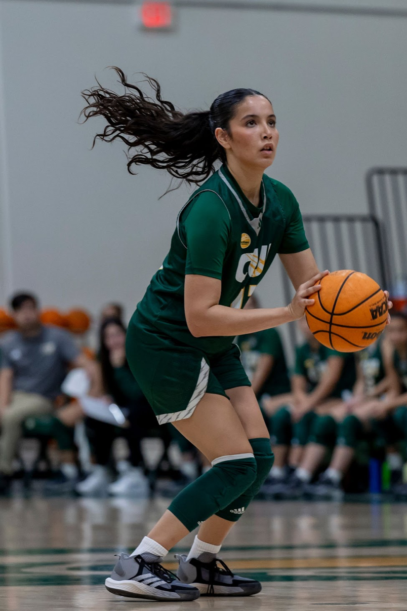 Izzy Navarro about to shoot